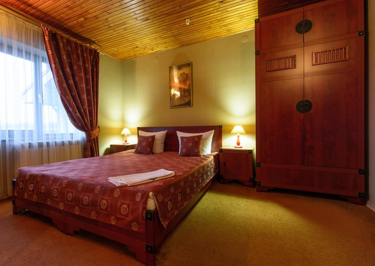Letuchiy Gollandets Hotell Uzjhorod Eksteriør bilde