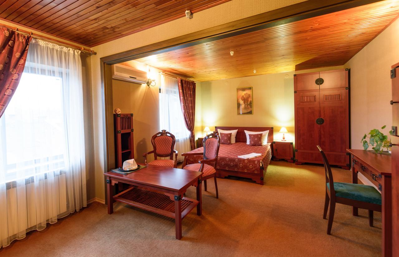 Letuchiy Gollandets Hotell Uzjhorod Eksteriør bilde