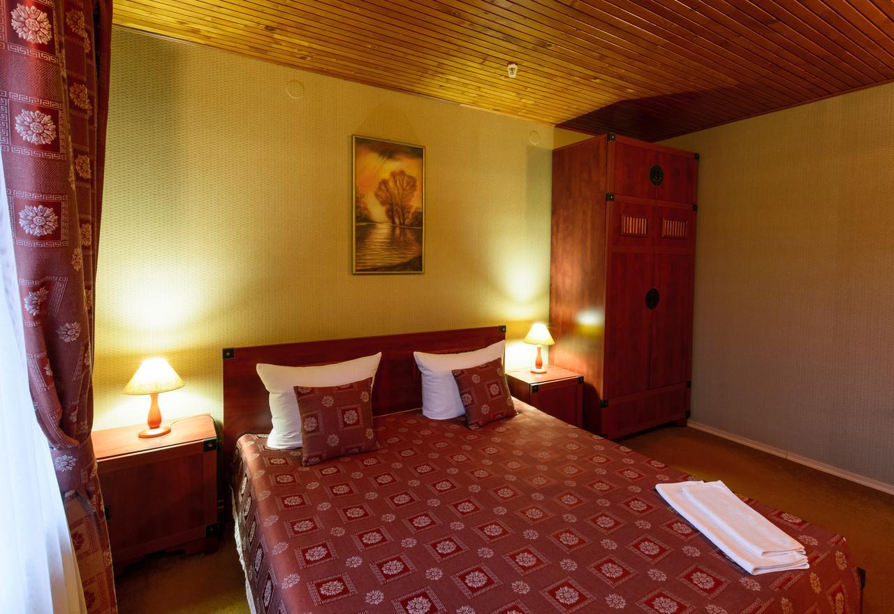 Letuchiy Gollandets Hotell Uzjhorod Eksteriør bilde