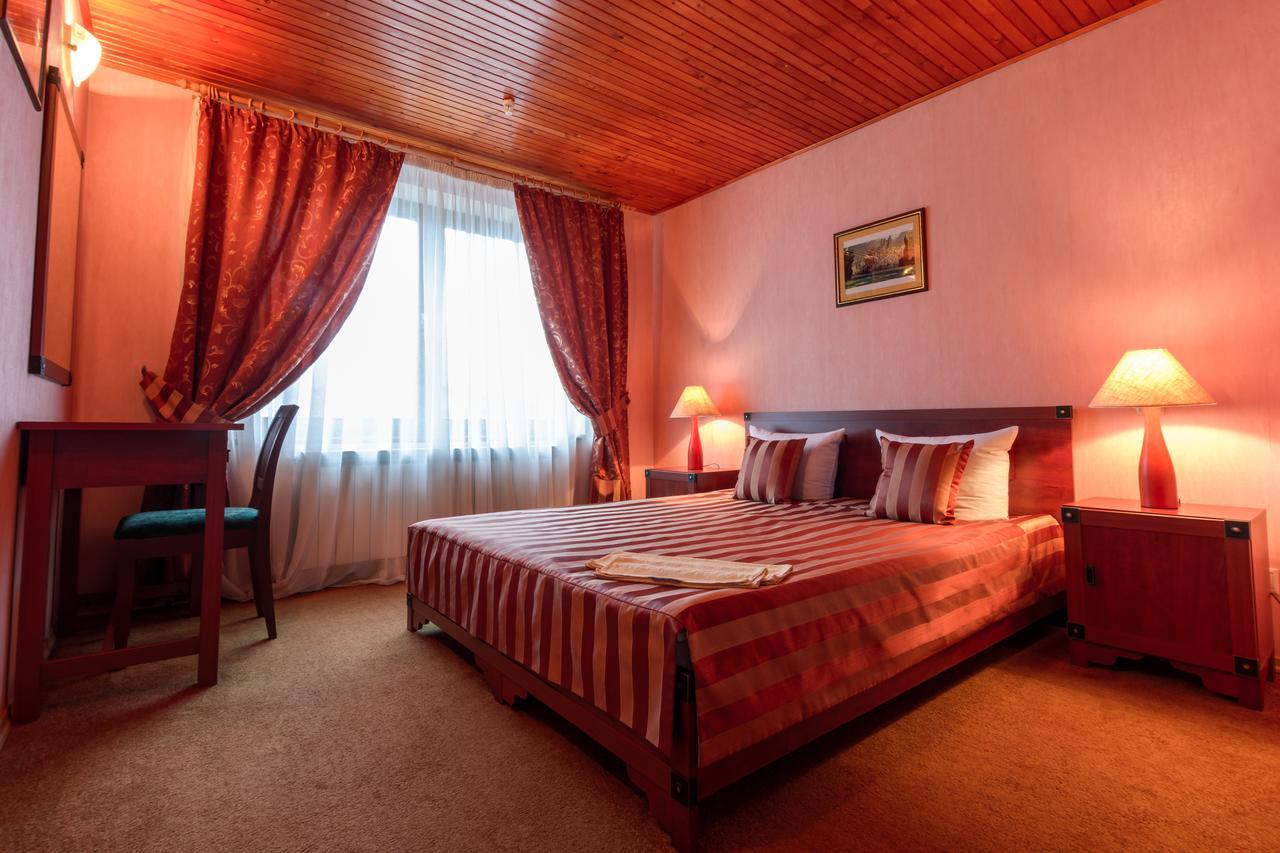 Letuchiy Gollandets Hotell Uzjhorod Eksteriør bilde