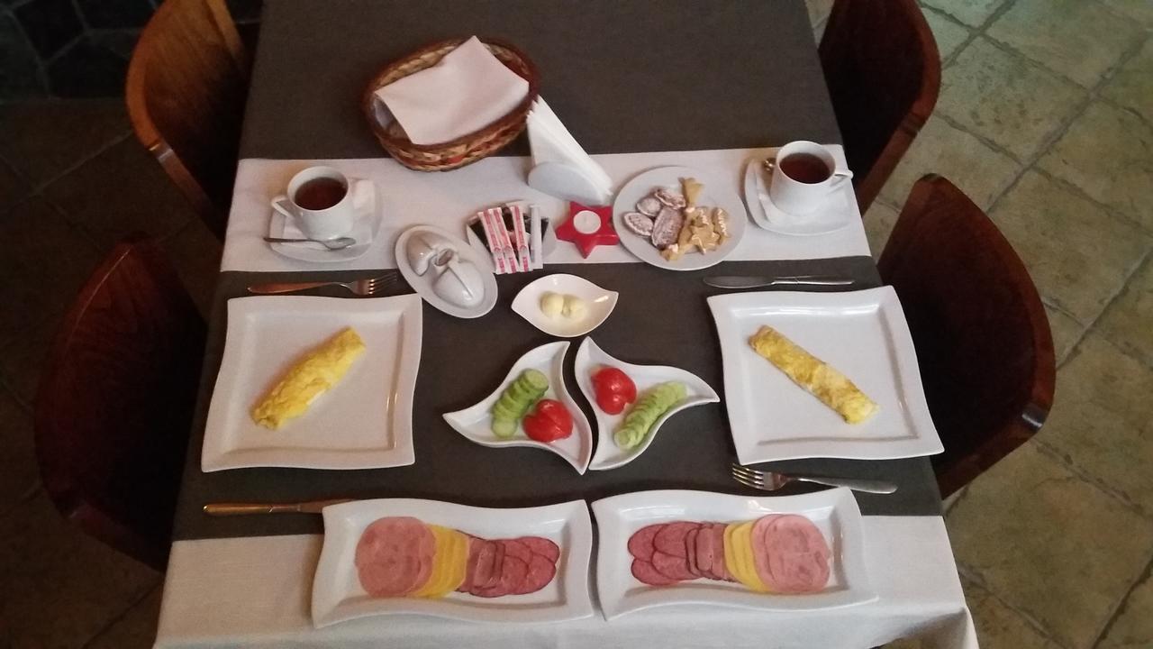 Letuchiy Gollandets Hotell Uzjhorod Eksteriør bilde