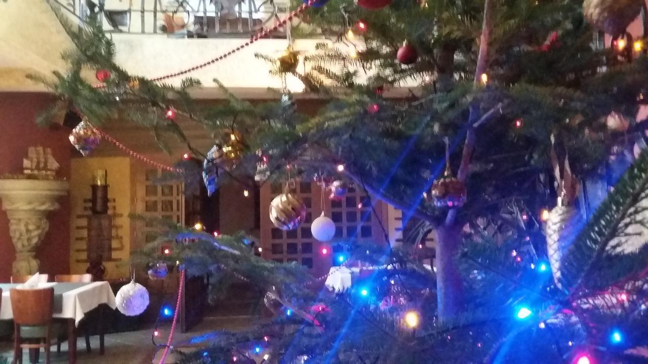 Letuchiy Gollandets Hotell Uzjhorod Eksteriør bilde